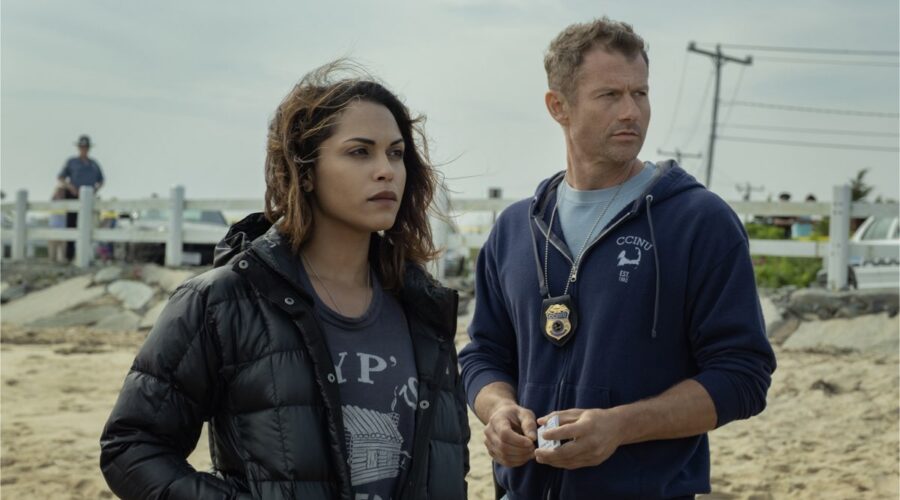 Da sinistra Monica Raymund (Jackie) e James Badge Dale (Ray) in Hightown dal 17 maggio su STARZPLAY