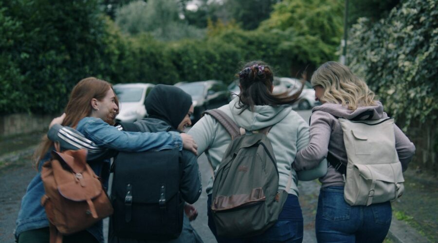 Eva, Sana, Federica e Silvia in SKAM Italia 4. Credits Timvision