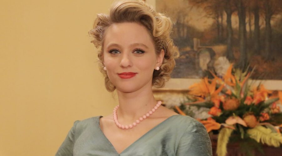 Francesca Del Fa interpreta Irene Cipriani ne Il Paradiso delle Signore Daily, qui nella stagione 2 Credits foto di P. Bruni e RAI