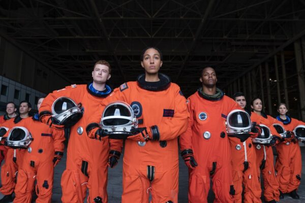 Gli astronauti della Space Force si preparano alla missione. Aaron Epstein per Netflix