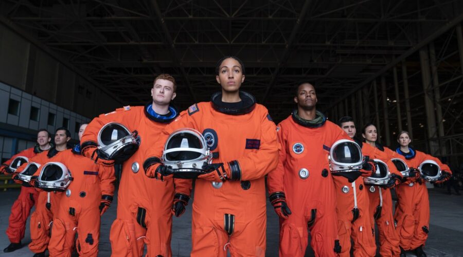Gli astronauti della Space Force si preparano alla missione. Aaron Epstein per Netflix