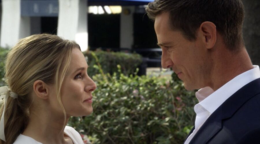 Kristen Bell e Jason Dohring in un fotogramma del finale di Veronica Mars. Credits Warner Bros Television