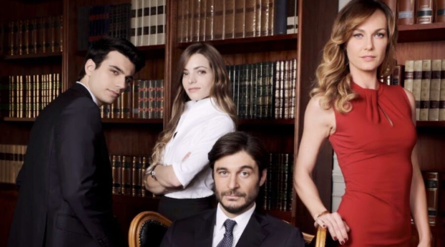 Non dirlo al mio capo 2 da sinistra Gianmarco Saurino, Aurora Ruffino, Lino Guanciale e Sara Zanier Credits Fabio Lovino e RAI