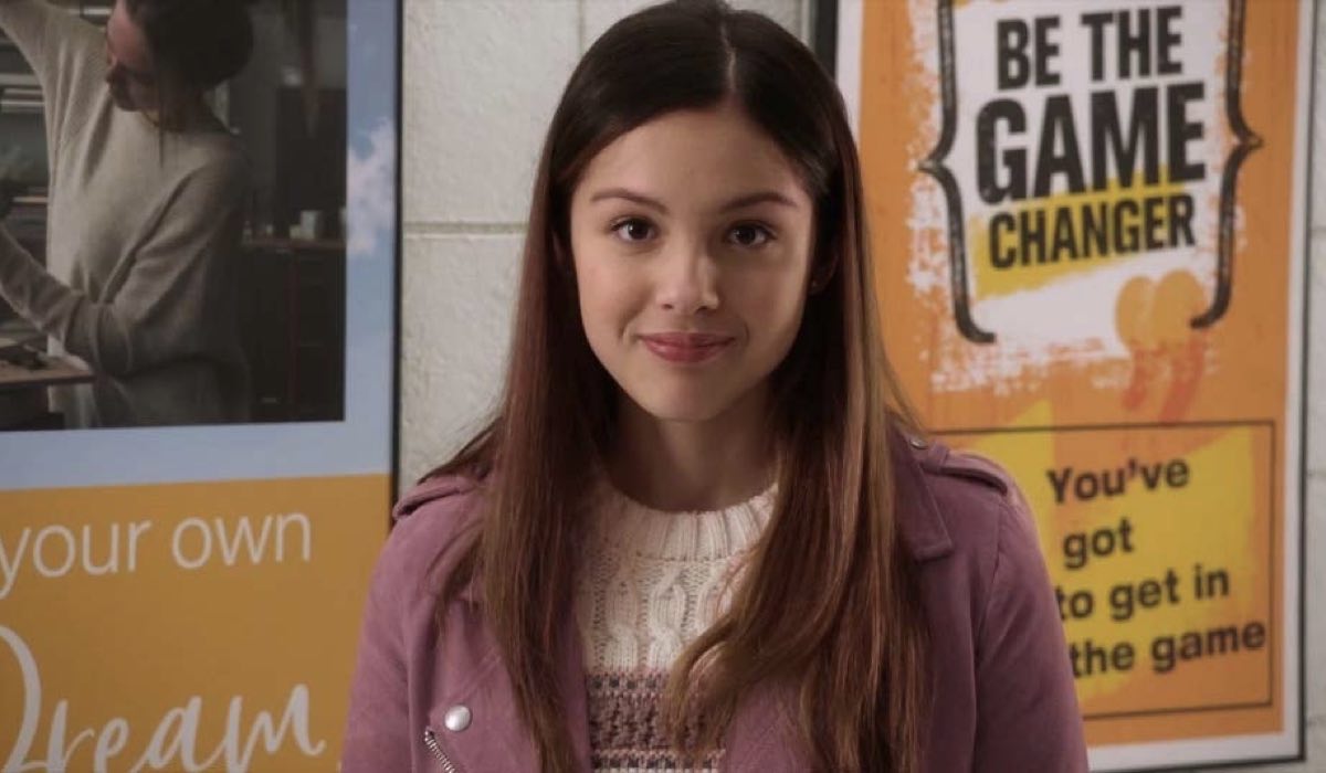 Olivia Rodrigo nei panni di Nina nell'episodio 1x01 di High School Musical The Musical La Serie Credits Disney+