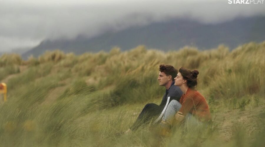 Paul Mescal e Daisy Edgar-Jones in una scena di Normal People. Credits STARZPLAY