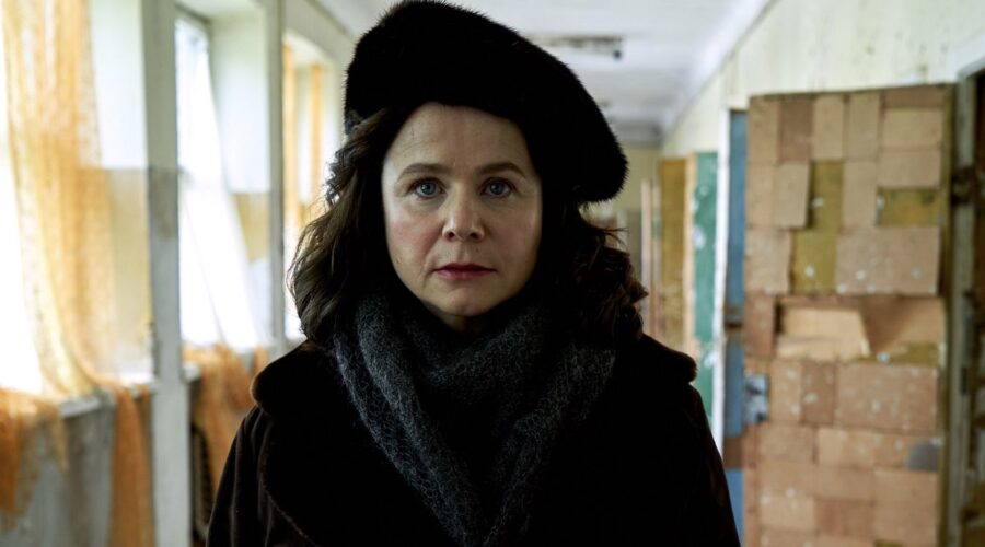 CHERNOBYL Emily Watson interpreta Ulana Khomyuk - photo credit Liam Daniel, HBO e SKY