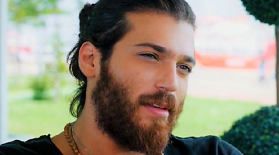 Can Yaman è Can Divit in Daydreamer soap opera turca Credits Mediaset