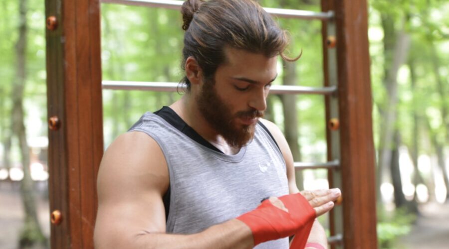 Daydreamer - Le ali del sogno CAN YAMAN interpreta CAN DIVIT, qui nell'episodio 6 Credits MEDIASET e GLOBAL TELIF HAKLARI YAPIMCILIK TIC. A.S