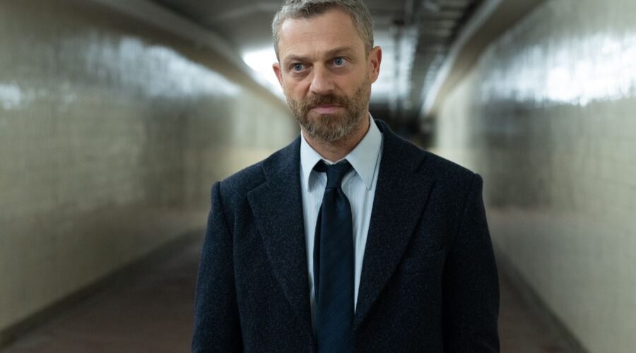 Grzegorz Damięcki nei panni di Pawel in Estate di morte. Credits Krzysztof Wiktor per Netflix