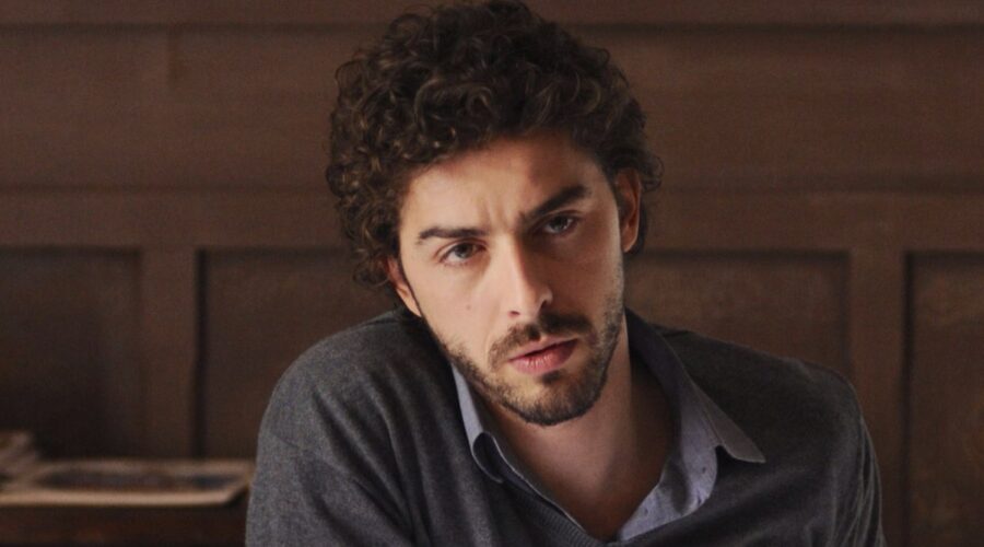 Il giovane Montalbano Michele Riondino è l'interprete di Salvo Montalbano Credits Fabrizio Di Giulio, Palomar e RAI