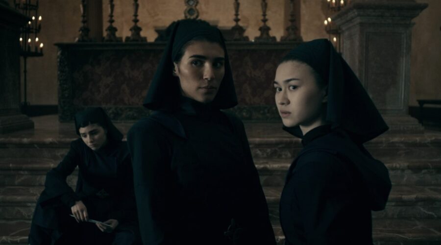 Warror Nun (da sinistra a destra) - Olivia Delcán nel ruolo di Sorella Camila, Lorena Andrea nel ruolo di Sorella Lilith, Kristina Tonteri-young nei panni di sorella Beatrice nell'episodio 2 di Warrior Nun. Cr. Per gentile concessione di Netflix / netflix © 2020