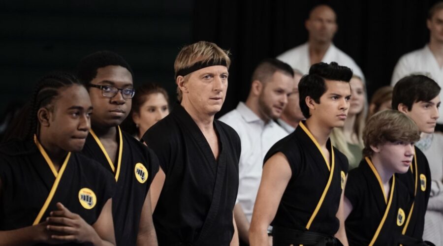 Cobra Kai William Zabka e Xolo Mariduena in una scena della prima stagione Credits Jace Downs e Netflix