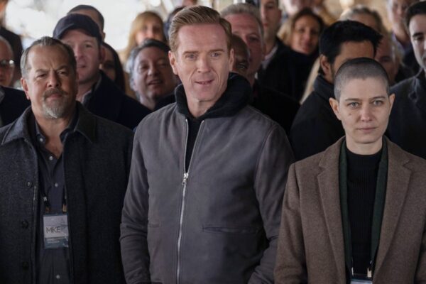 David Costabile, Damian Lewis e Asia Kate Dillon in una scena di Billion 5. Credits Sky Italia