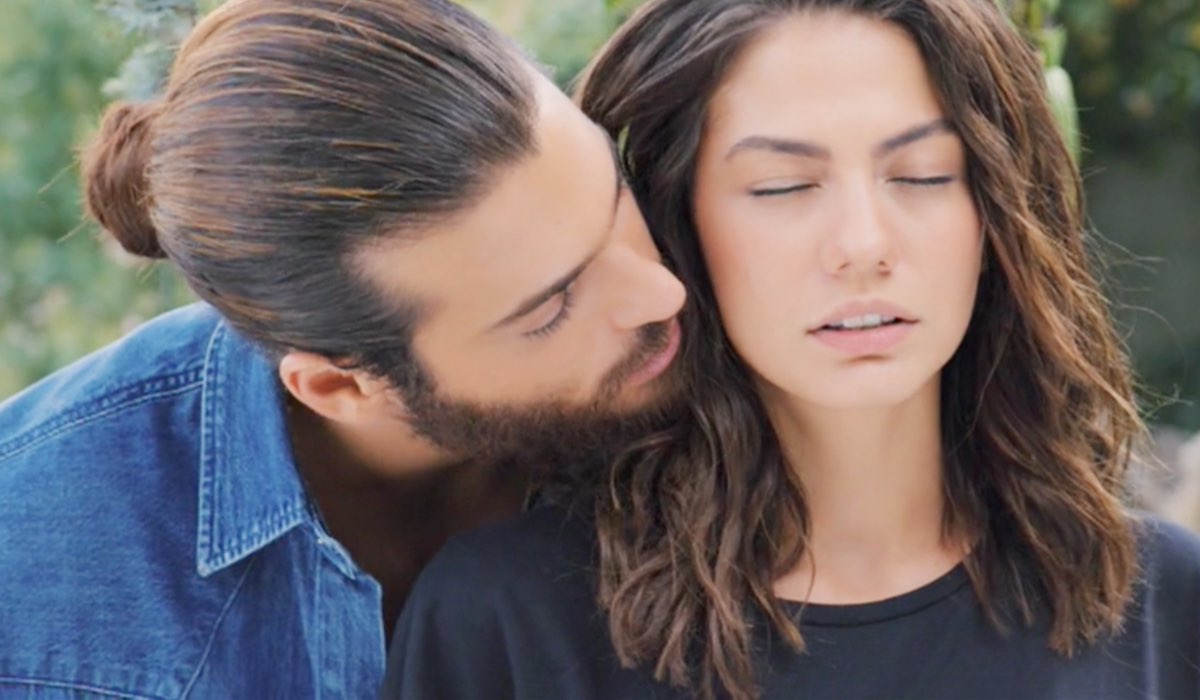 Daydreamer Can Yaman e Demet Özdemir interpretano Can e Sanem, qui nella puntata 34 poco prima che lui si dichiari Credits Mediaset