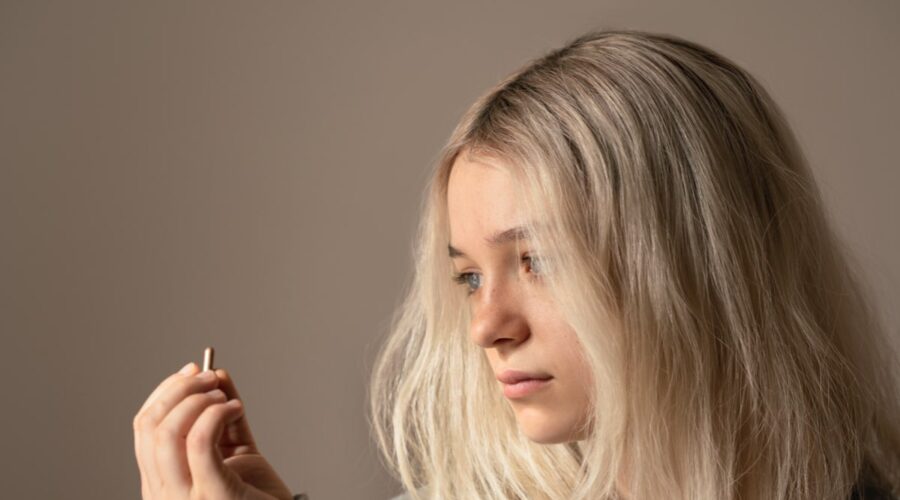 Esmé Creed-Miles in una scena di Hanna 2. Credits Chris Raphael/Amazon Prime Video