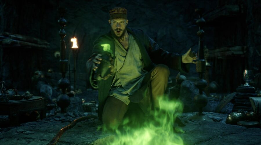 Gustaf Skarsgård nei panni di Merlino nel quarto episodio di Cursed. Cr. Netflix © 2020