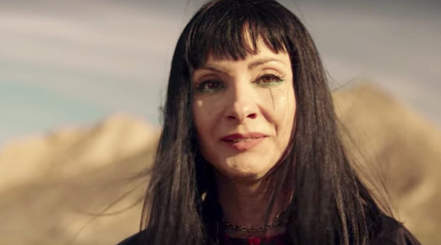 Vis a Vis L'Oasis Zulema quando decide di sacrificarsi nell'episodio 8 Credits Netflix