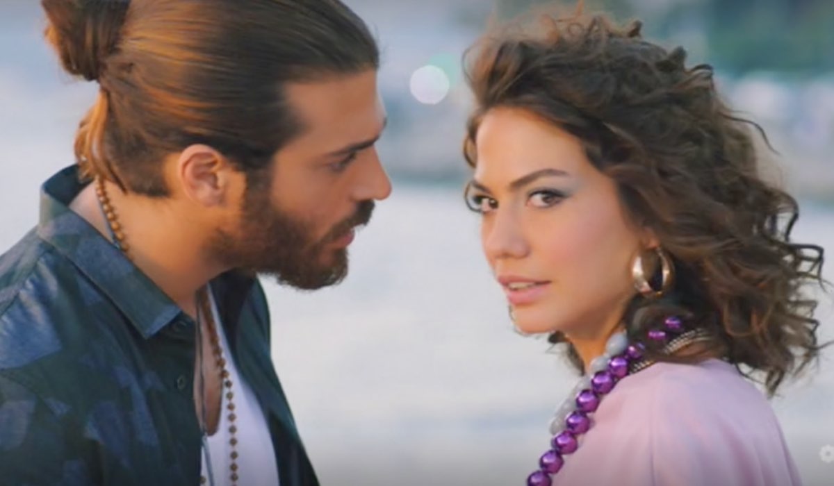 DAYDREAMER bacio vero o finto tra Can e Sanem? La spiegazione DAYDREAMER bacio vero o finto tra Can e Sanem? La spiegazione