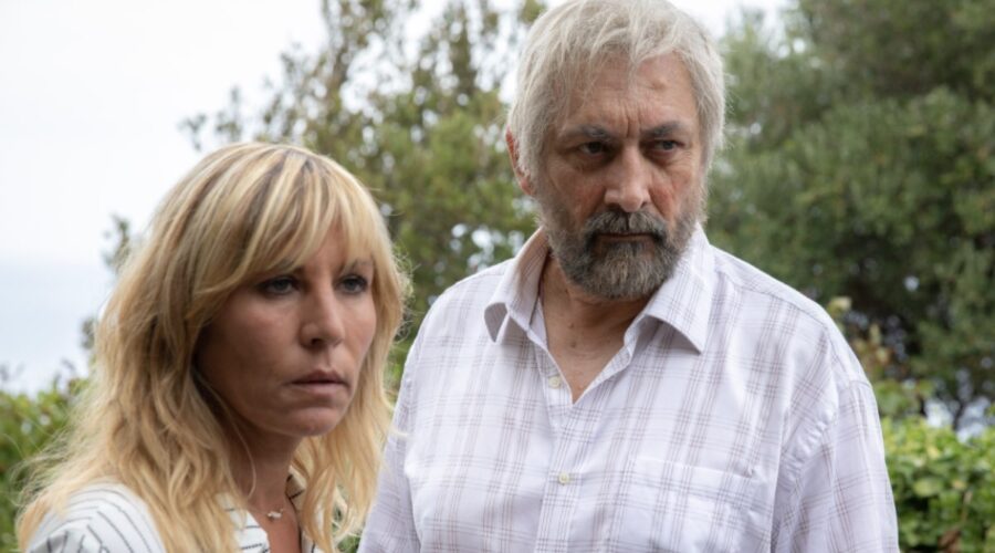 L'ora della verità MATHILDE SEIGNER interpreta CLOTILDE BARON E SERGE RIABOUKINE interpreta CASSANU IDRISSI Credits Mediaset