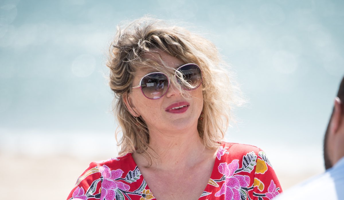 Cécile Bois nei panni dalla protagonista in una scena di Candice Renoir 8 Credits FOX