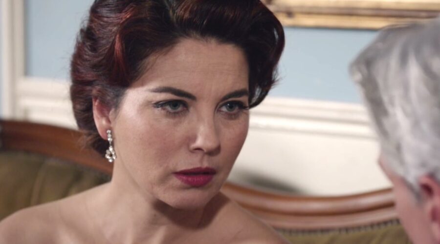 Il Paradiso delle Signore 4 Adelaide mentre parla con Umberto, qua nella puntata 123 Credits RAI