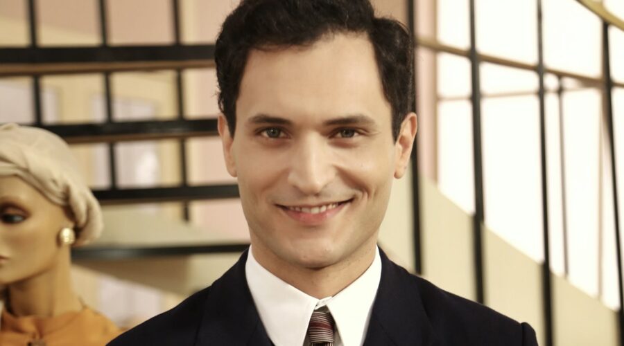 Il Paradiso delle Signore 4 Vittorio Conti interpretato da Alessandro Tersigni, qui in un posato Credits RAI