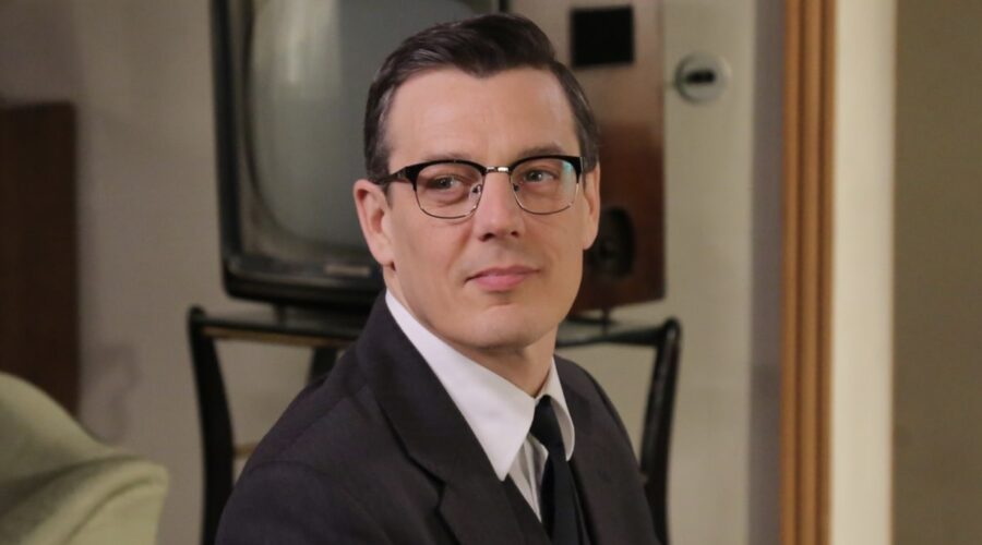 Luciano Cattaneo interpretato da Giorgio Lupano, qui in una scena de Il Paradiso delle Signore 4 - Daily 2 Credits P. Bruni e RAI