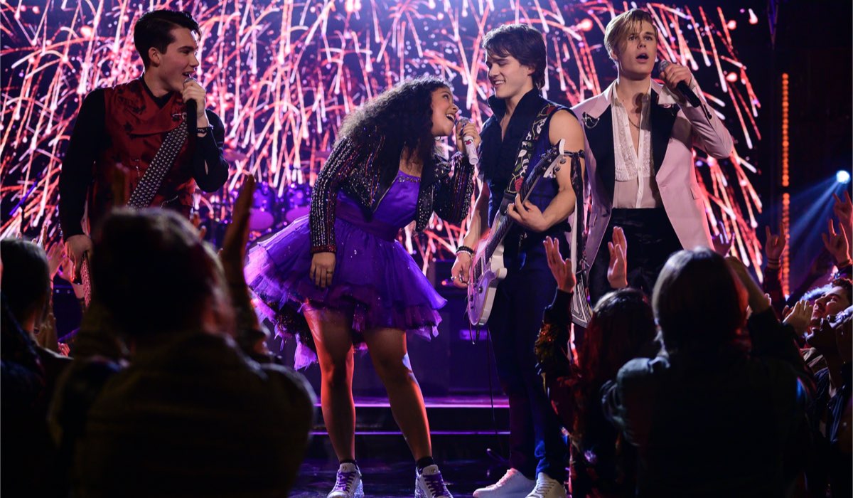 Come finisce Julie And The Phantoms Spiegazione