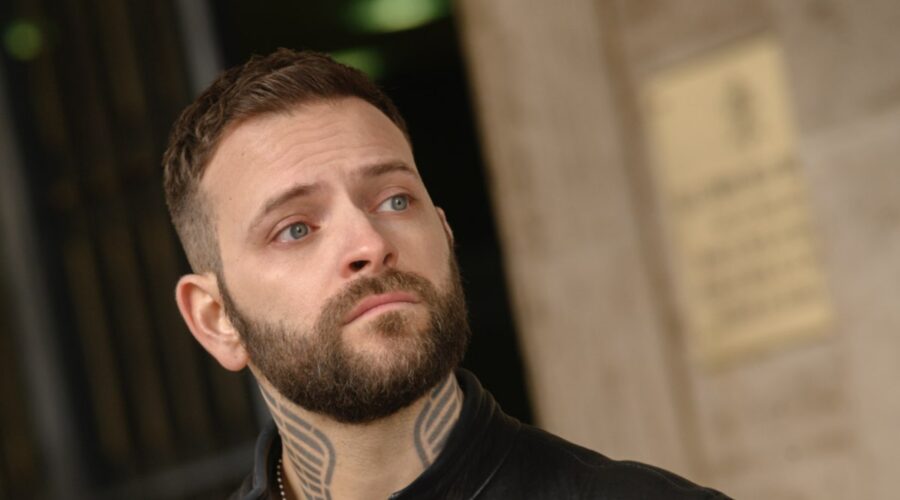 Aureliano muore Alessandro Borghi nei panni di Aureliano in una scena di Suburra 3. Credits: Netflix.