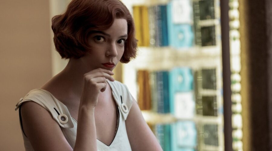 Anya Taylor-Joy è Beth ne La regina degli scacchi Credits Phil Bray e Netflix
