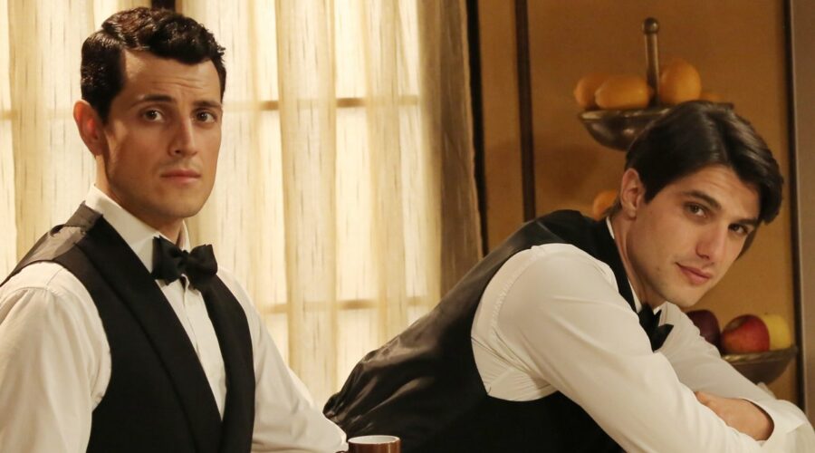 Il Paradiso delle Signore Salvatore e Marcello interpretati da Emanuel Caserio e Pietro Masotti, qui in un posato per la stagione 4 Credits P. Bruni e RAI