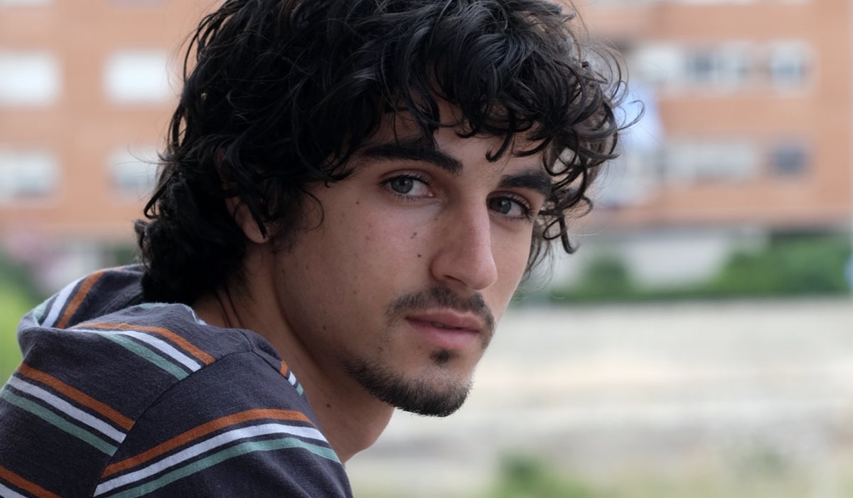 Io ti cercherò Luigi Fedele interpreta Ettore Frediani qui in un posato Credits Fabrizio de Blasio e RAI