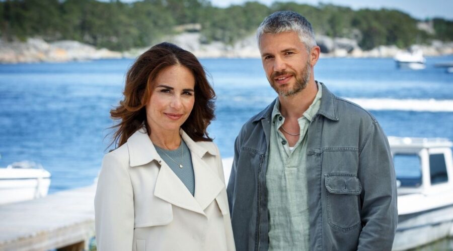Alexandra Rapaport e Cleve Broch in Omicidi a Sandhamn Credits Giallo