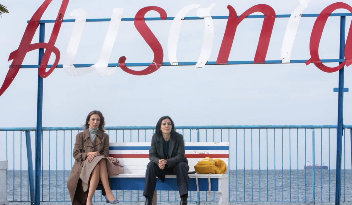Ambra Angiolini e Barbara Chichiarelli ne Il silenzio dell'acqua 2 stagione Credits Mediaset