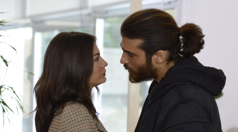 Demet Özdemir e Can Yaman in Daydreamer Credits Mediaset