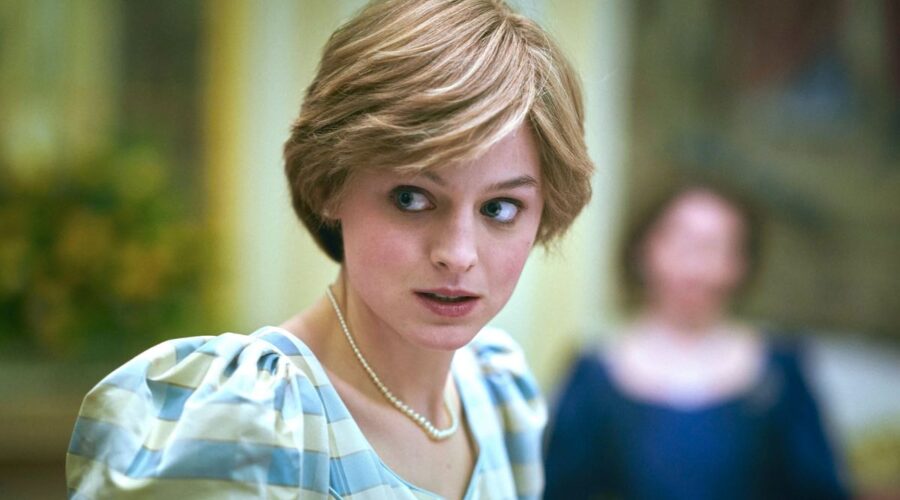Emma Corrin nei panni di Lady Diana in The Crown 4x03 credits Des Willie e Netflix
