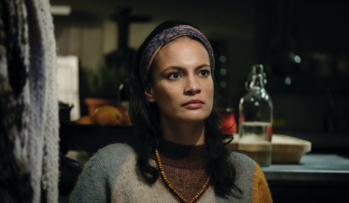 Shalana Santana è Marielita ne L'alligatore Credits RAI