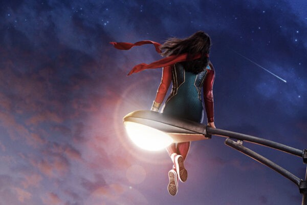 Un particolare dal poster di “Ms. Marvel”. Credits: Disney+/Marvel Studios.