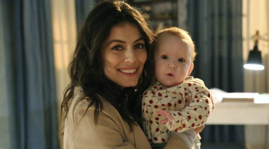 Alessandra Mastronardi e la nipote, la piccola Noemi Falzini, nella serie Camilla, figlia del fratello Credits P. Bruni e RAI