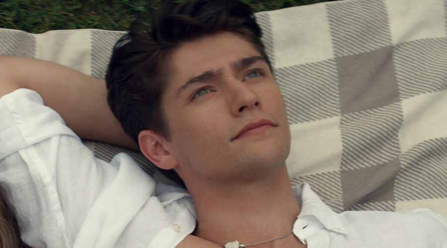 Barton Cowperthwaite Interpreta Oren In Tiny Pretty Things, Credits Netflix