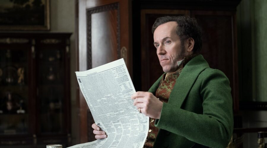 Lord Featherington (Ben Miller) fa infuriare più di una persona con le sue truffe. Credits: Liam Daniel/Netflix.