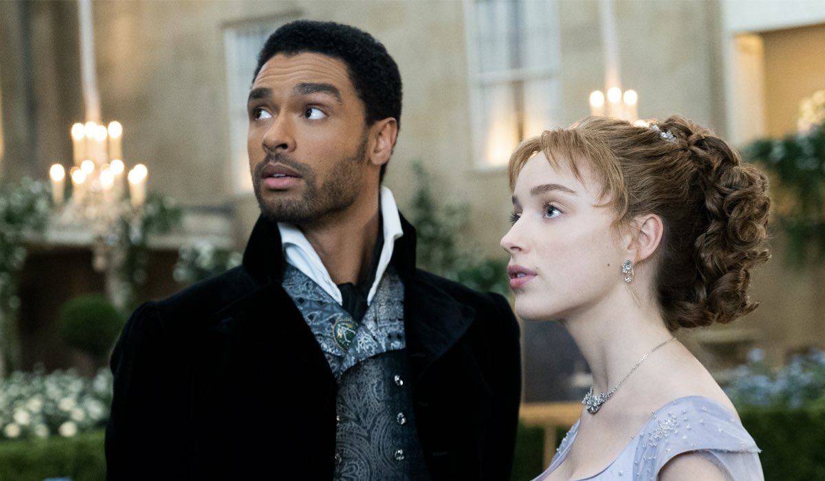 Da sinistra: Simon Basset (Regé-Jean Page) e Daphne Bridgerton (Phoebe Dynevor). Credits: Liam Daniel/Netflix.