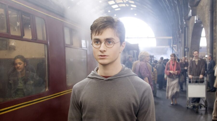 daniel radcliffe in harry potter e l ordine della fenice credits warner bros