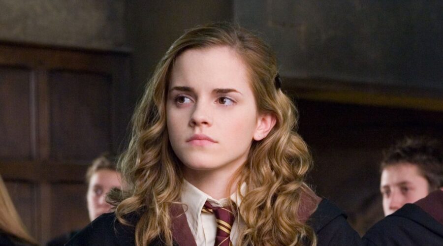 emma watson interpreta hermione in harry potter e l ordine della fenice credits warner bros