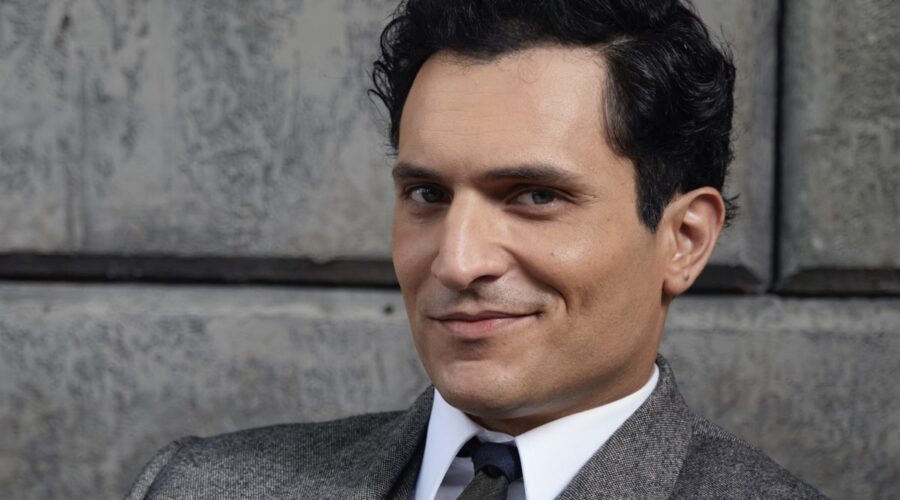 Il Paradiso Delle Signore Il Direttore Del Grande Magazzino Vittorio Conti Interpretato Da Alessandro Tersigni Qui In Un Posato Credits Rai