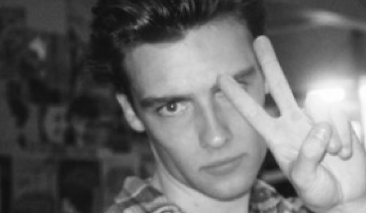 L'attore Jarred Blakiston (Alex in The Wilds) in una foto condivisa sul suo profilo Twitter