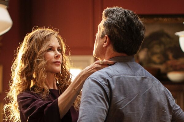 Nicole Kidman e Hugh Grant in una scena di The Undoing - Le Verità Non Dette Credits HBO e Sky