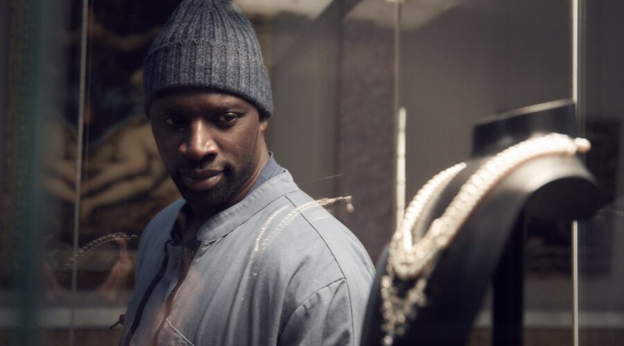Omar Sy veste i panni di Assane Diop in Lupin. Credits: Emmanuel Guimier/Netflix.
