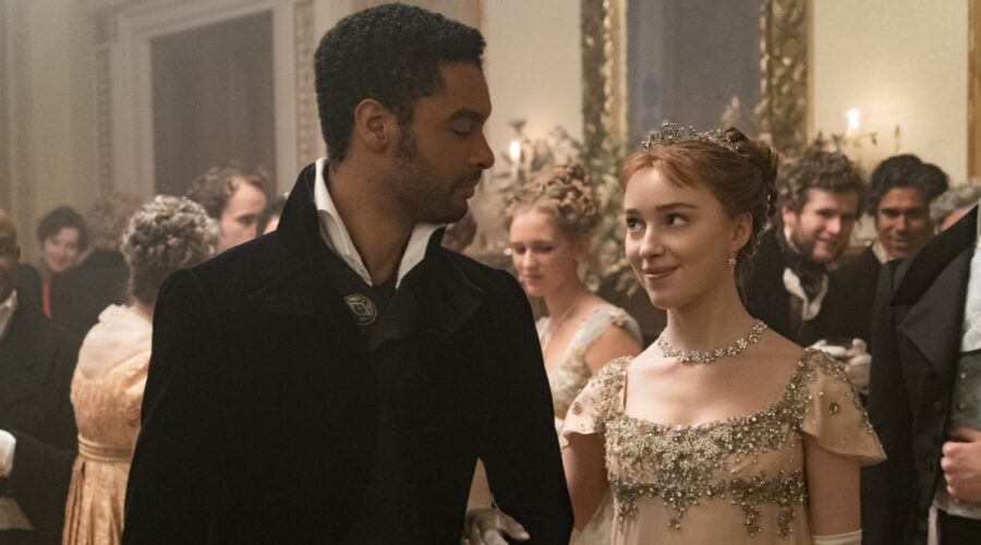 Da sinistra: Regé Jean-Page (Simon Basset) e Phoebe Dynevor (Daphne) in Bridgerton. Credits: Liam Daniel/Netflix.