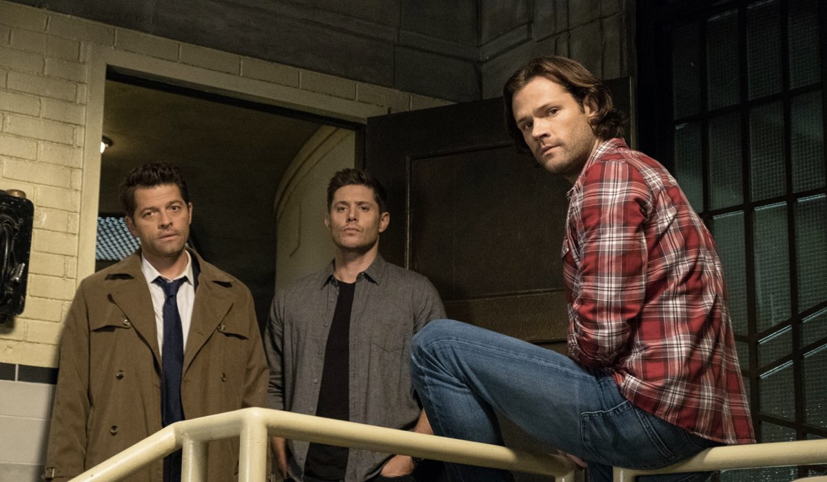 Supernatural 14: Misha Collins (Castiel), Jensen Ackles (Dean), Jared Padalecki (Sam). Credits: Rai 4/Warner Television.